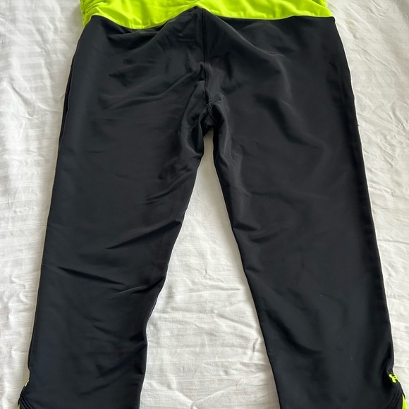 Under Armour Black and Green Performance Leggings Sz M/L - Picture 4 of 6